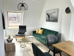 BHV-Moderne Wohnung mit Terrasse, 24h self-check-in, TV, Internet, DisneyPlus, Waschmaschine